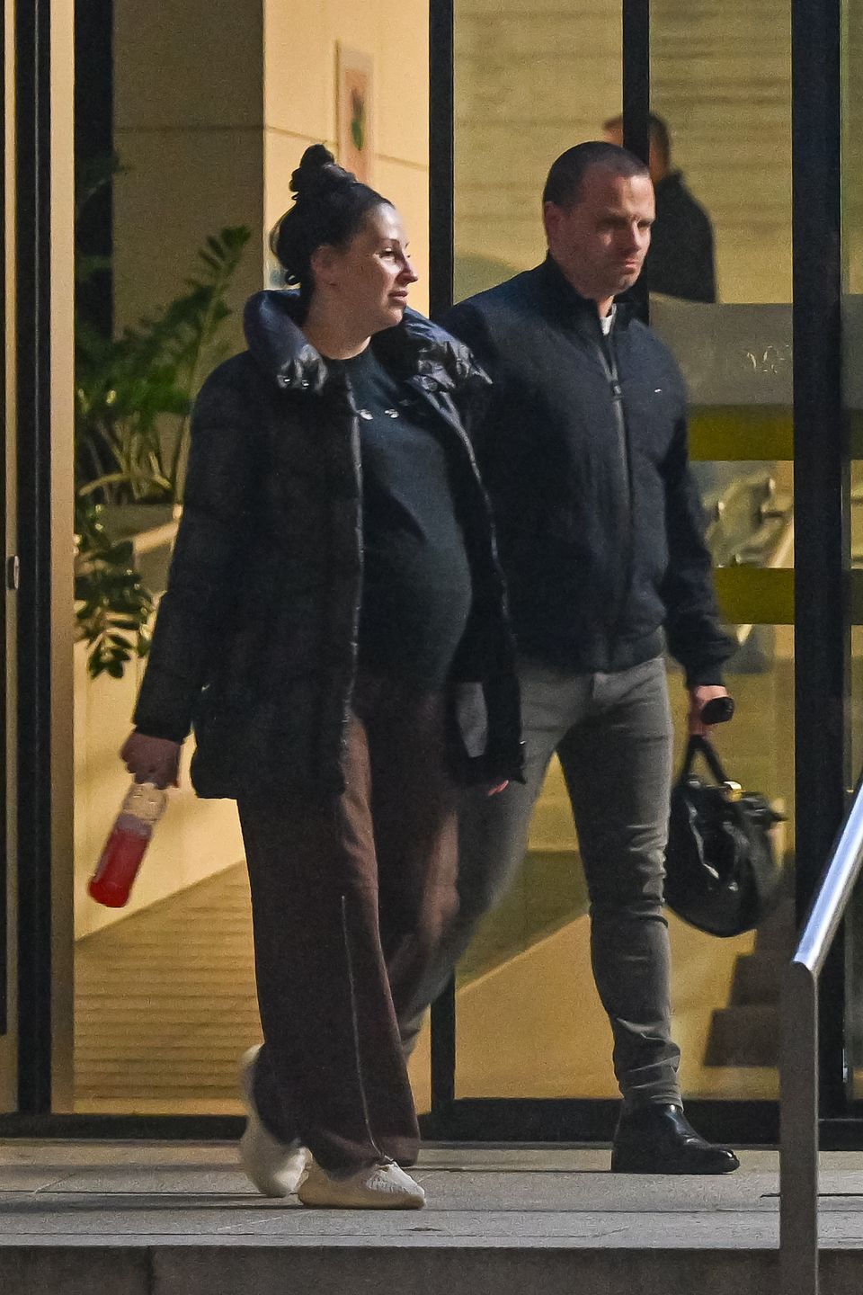 Marcin Hakiel maszeruje z Dominiką do szpitala na kardiotokograf