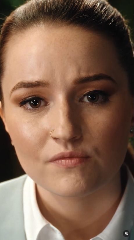Kaitlyn Dever jako Belle Gibson