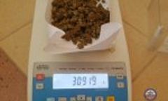 Warszawa. Jeden narkotyki miał w bagażniku, drugi w bucie