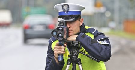 Policja rozpoczyna świąteczną akcję na drogach. Mają pomagać i karać