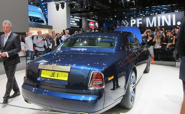 Rolls-Royce Phantom Coupe - kwintesencja luksusu [wideo]