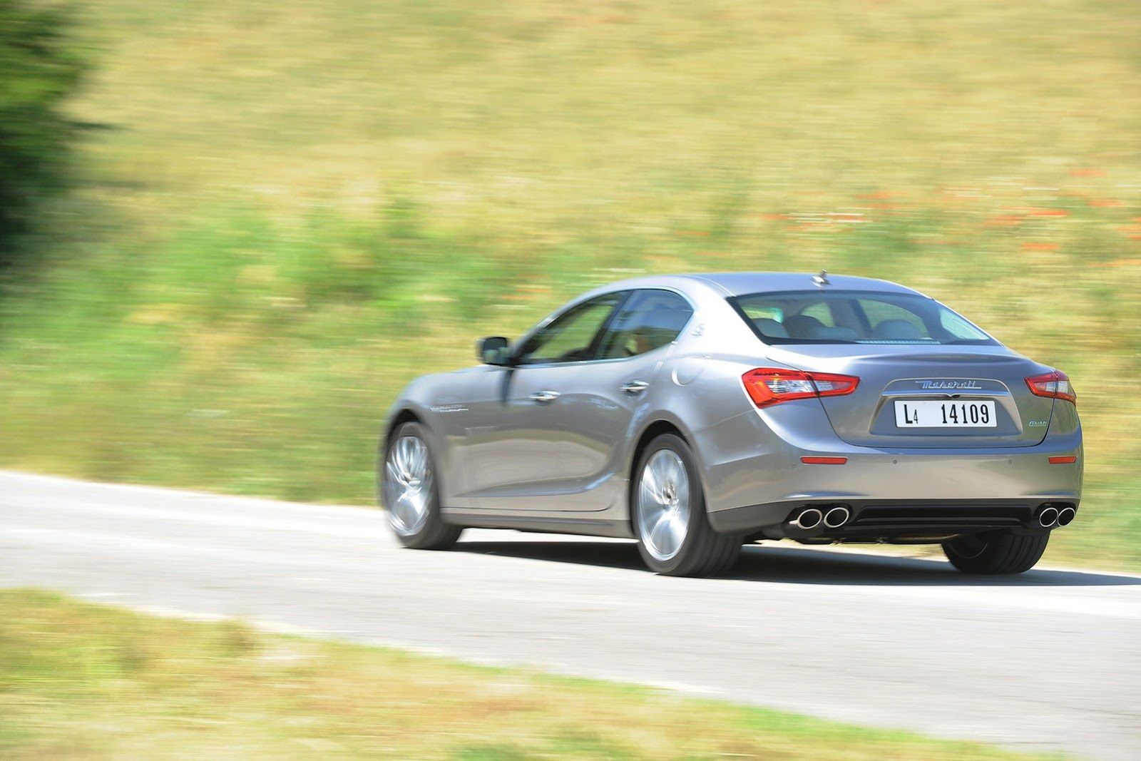 2014 Maserati Ghibli - Włosi wiedzą, co to piękno [galeria] 12