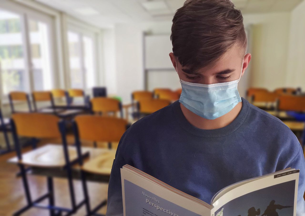 Koronawirus. Czy w strefach żółtej i czerwonej dzieci pójdą do szkoły?