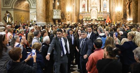 Argentyńczycy zebrali się na mszy. "Śmierć ojca nas wszystkich"