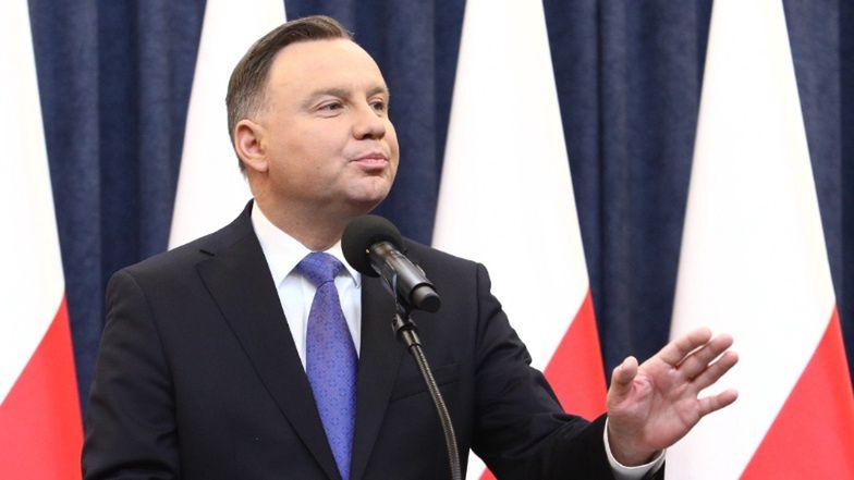 Andrzej Duda przekonuje: "Jeżeli są warunki do tego, żeby chodzić normalnie do sklepu, to są warunki i do tego, żeby pójść do lokalu wyborczego"