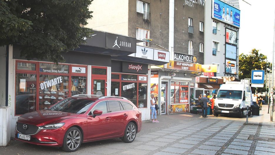 Bałagan reklamowy to jeden z tematów, które ma rozwiązać uchwała krajobrazowa.
Problemem są szpetne obiekty małej architektury, a nawet materiały do ich budowy.