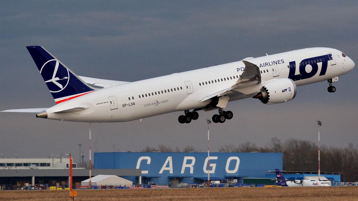 Samolot LOT 