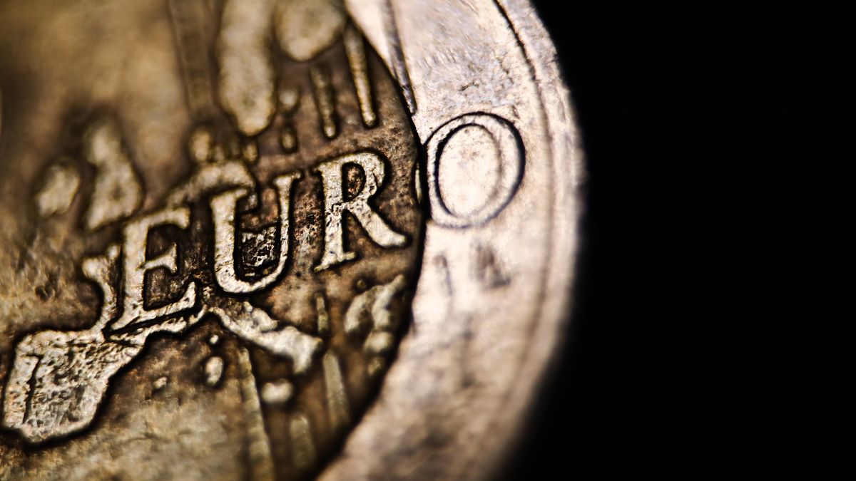 Euro coin is seen in this illustration photo taken in Krakow, Poland on January 6, 2022. (Photo by Jakub Porzycki/NurPhoto via Getty Images)