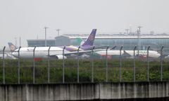 Zderzenie samolotów na lotnisku. Alarm w Tokio