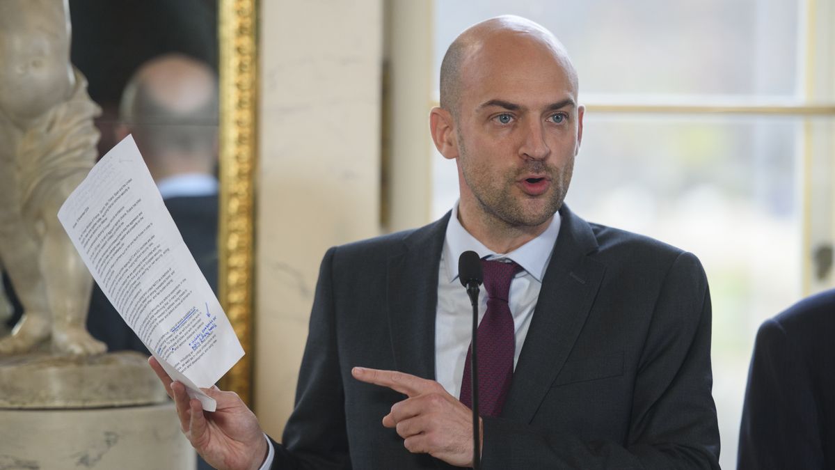 French Foreign Minister Jean-Noel Barrot gestures as he speaks during the EU's Big Five press conference after talks in Warsaw, Poland, November 19, 2024. Polish Minister of Foreign Affairs Radoslaw Sikorski welcomed, on the 1000th day of Russian aggression on Ukraine, his counterparts from the Weimer Triangle in Warsaw, France's Minister for Europe and Foreign Affairs Jean-Noel Barrot and Germany's Foreign Minister Annalena Baerbock to discuss the current situation in the war-thorn Ukraine and in the European Union after the landslide win of President-elect Donald Trump in the United states of America. The meeting was attended by Italy's Foreign minister Antonio Tajani and in a remote way by Spain's Foreign Minister Jose Manuel Albares and Great Britain's (UK) David Lammy. The former Prime Minister of Estonia, Kaja Kallas, who is set to become the next High Representative of the European Union for Foreign Affairs and Security Policy also took part in the meeting.