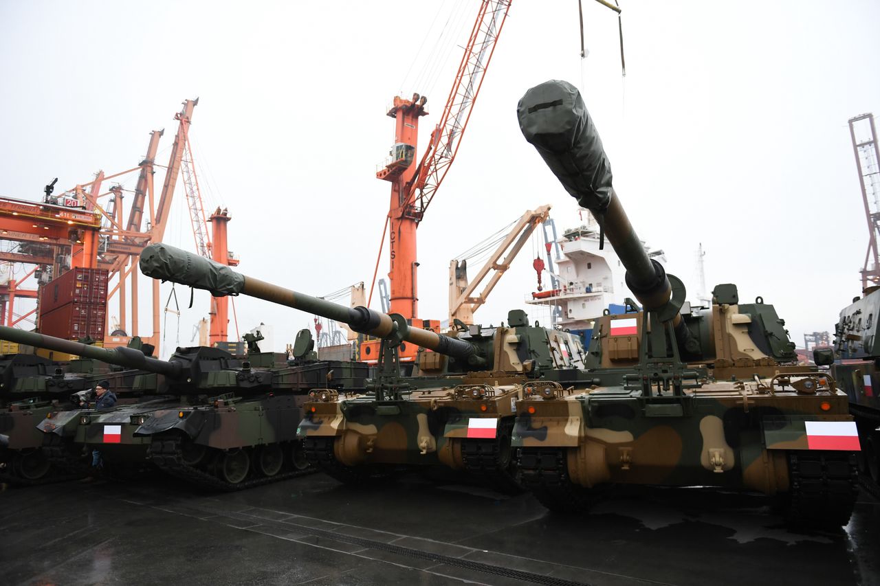 Koreańskie czołgi i armatohaubice już w Polsce. To dopiero pierwsza dostawa
