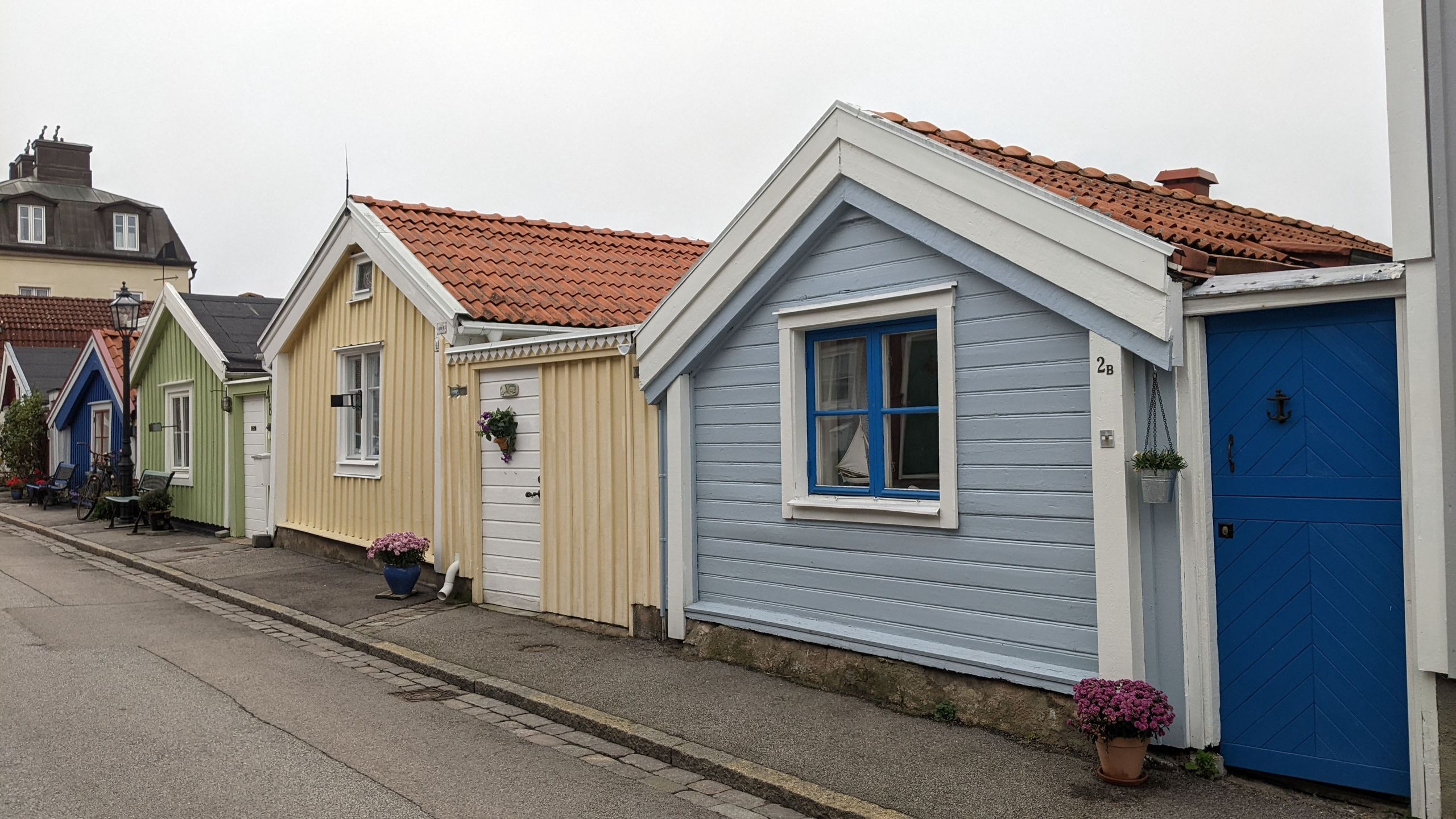 Kolorowe domki w Björkholmen