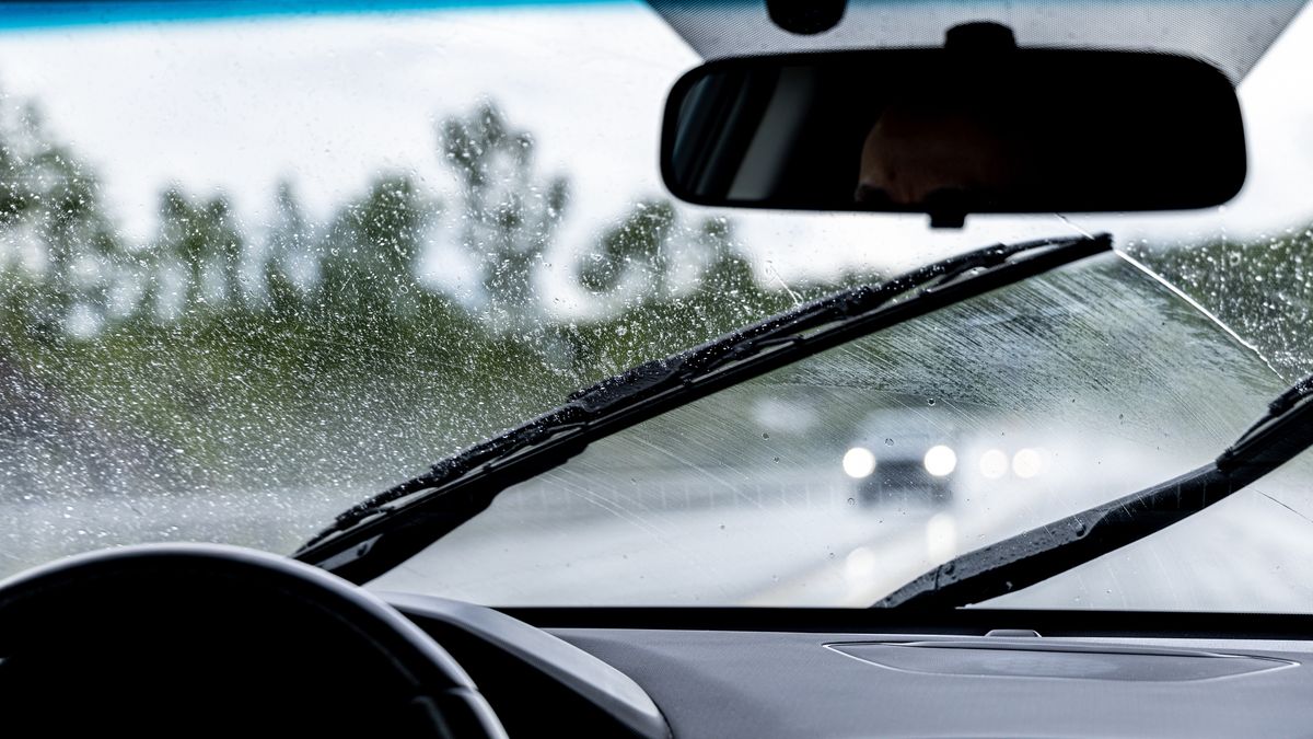 Nicolas St-Germain
driving, automobile, car, highway, rain, wiper, windshield, blade, droplets, windscreen, wipers, visibility, poor, difficult, dangerous, crash, hazard, accident, hazardous, risky, unsafe, condition, weather, rainy, pooring rain