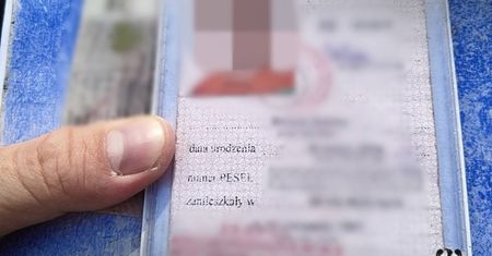 14-latek kierował autem, a policjantom okazał legitymację szkolną. Funkcjonariusze przecierali oczy ze zdumienia