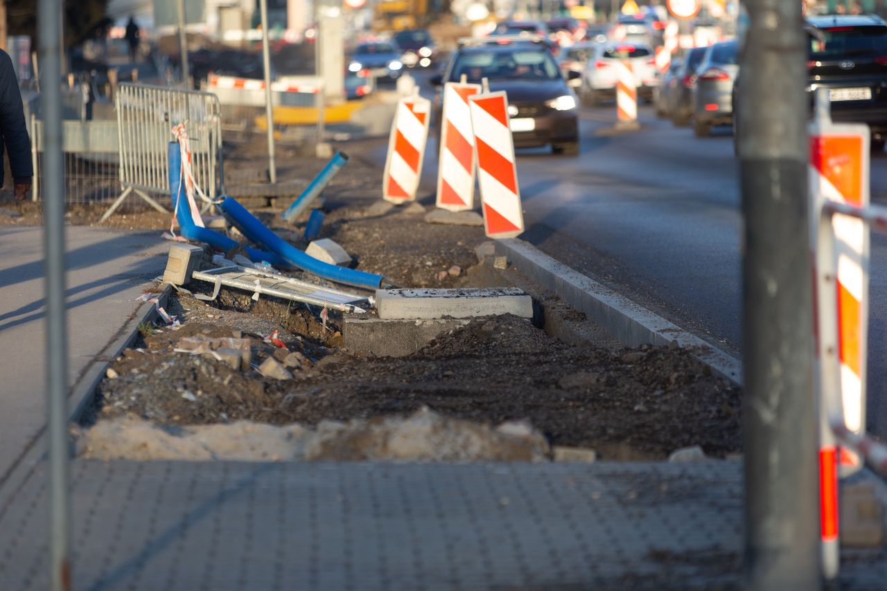 Finisz budowy jednej z głównych ulic na Bagnówce w Białymstoku. Trwa odbiór techniczny łącznika między ul. Wołkowa i 42. Pułku Piechoty