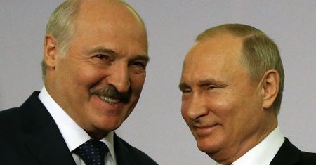 Putin wojuje, Europa patrzy ze strachem. Rosja połknie Białoruś?