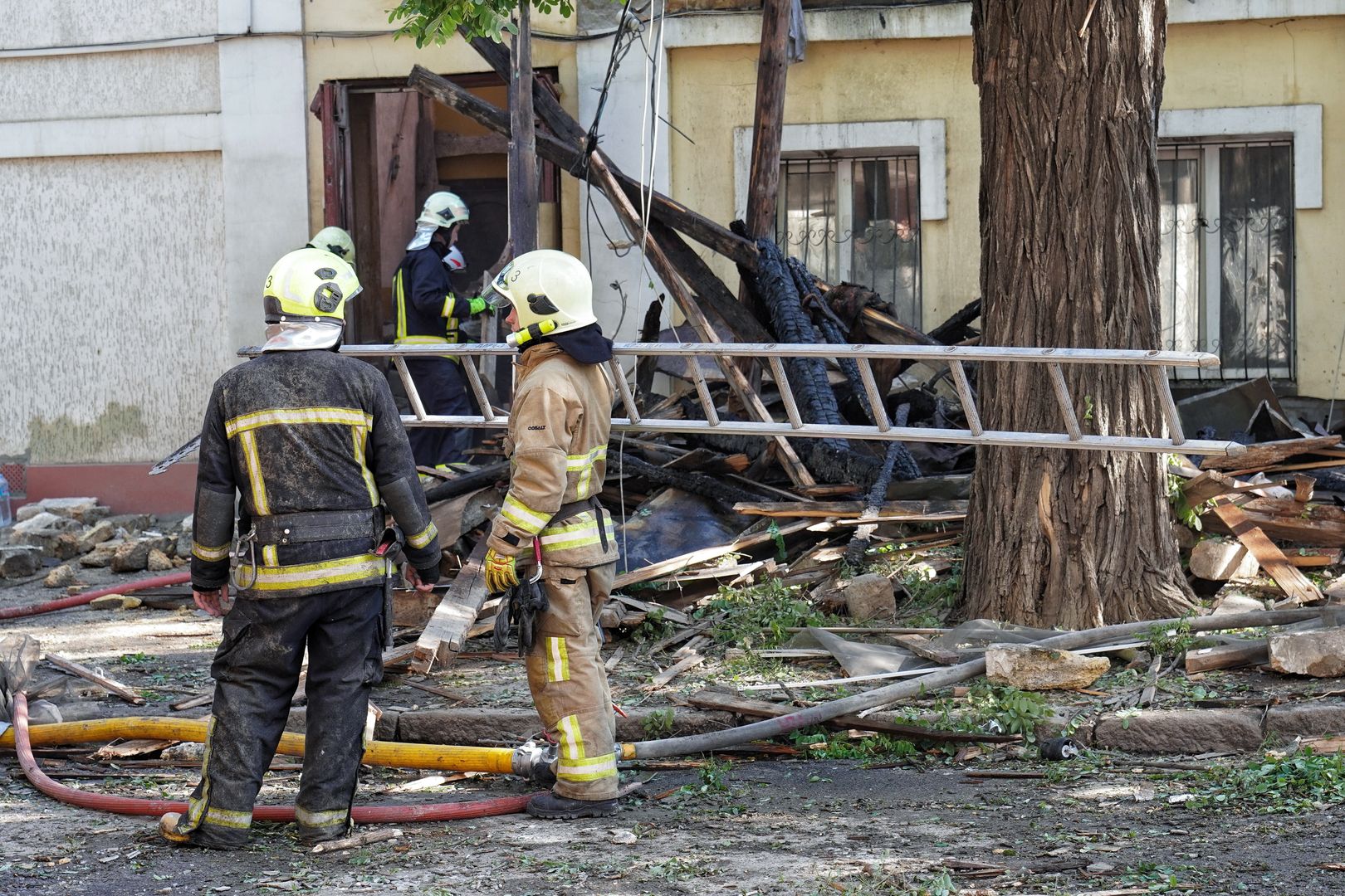 zniszczenia po ataku na Odess�
Alena Solomonova
atak, inwazja, odessa, rosja ukraina, shahid, uderzeniowymi, uderzniowe, wojna, zniszczeniaatak, atak Rosji na Ukrain�, inwazja rosyjska, konflikt zbrojny, rosyjska, rosyjski, sytuacja na Ukrainie, Ukrainie, Ukrai�cy, ukrai�scy, Wojna na Ukrainie, wojna w Ukrainie, wok� Ukrainy