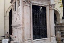 Warszawa. Odnowiono groby na Powązkach