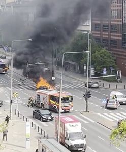 Akcja służb w Warszawie. Elektryczne auto spłonęło