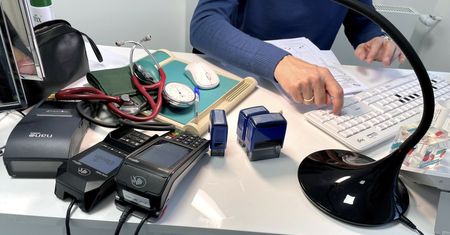 Stwierdzenie zgonu. Lekarze i powiaty chcą cywilizowanych zasad