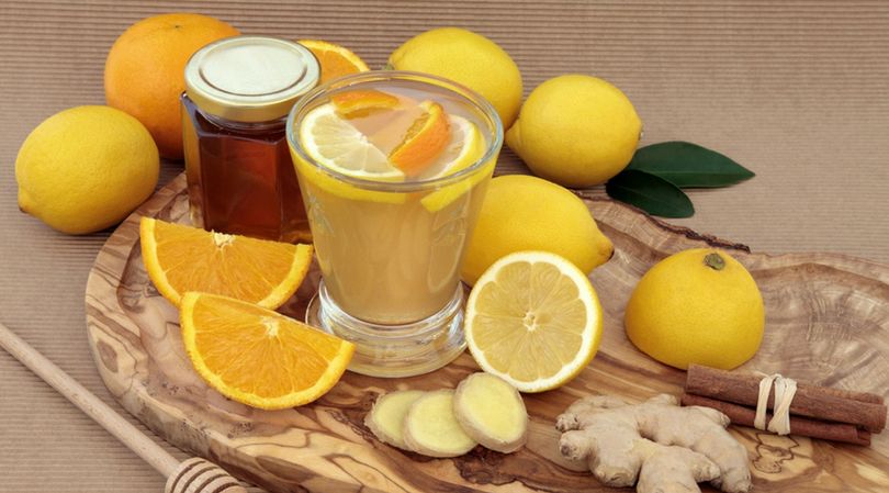 Cytryna, miód oraz imbir to produkty żywnościowe zasobne w witaminę C