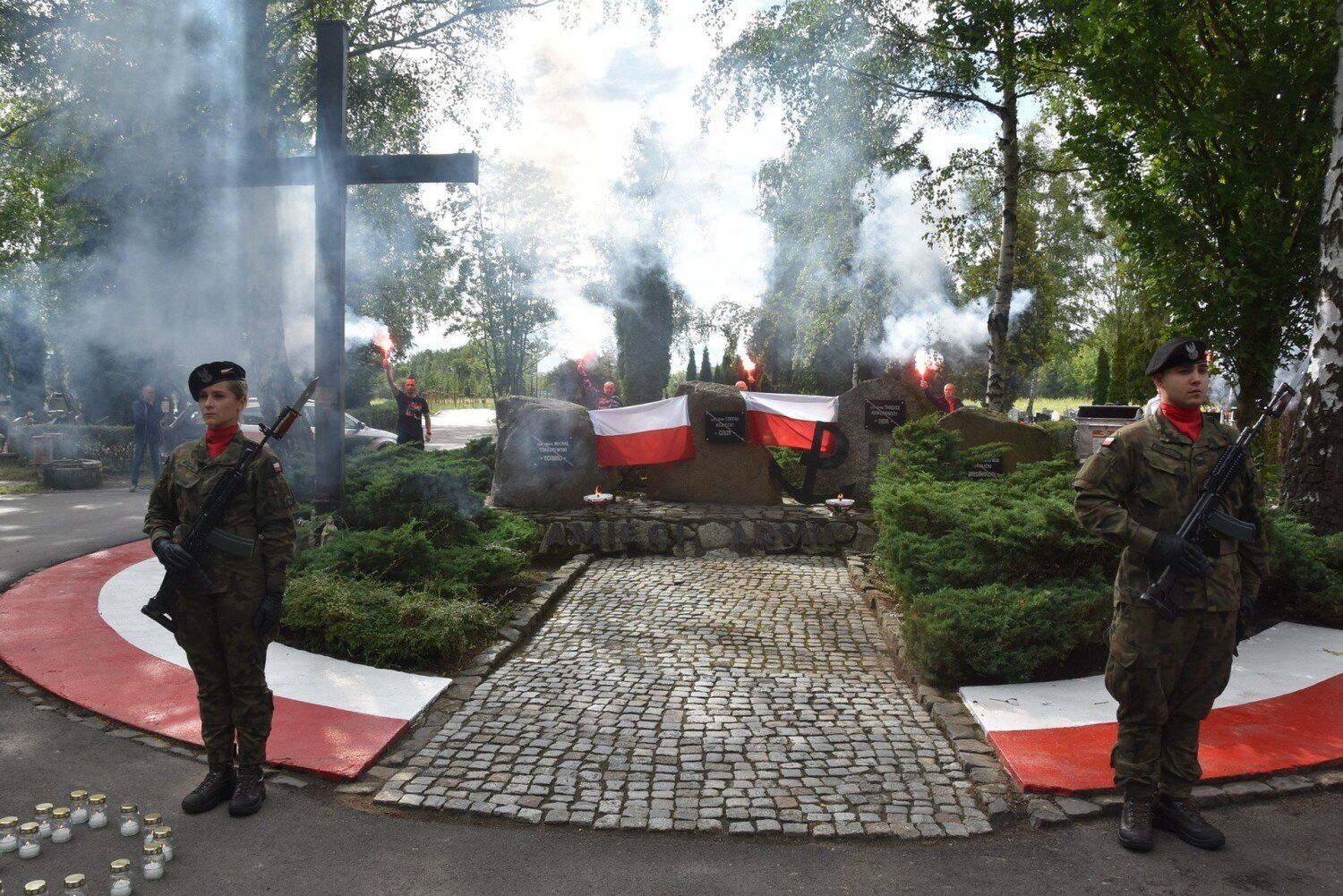 Oficjalne obchody rocznicy wybuchu Powstania Warszawskiego odbędą się na cmentarzu przy ul. Żwirowej.