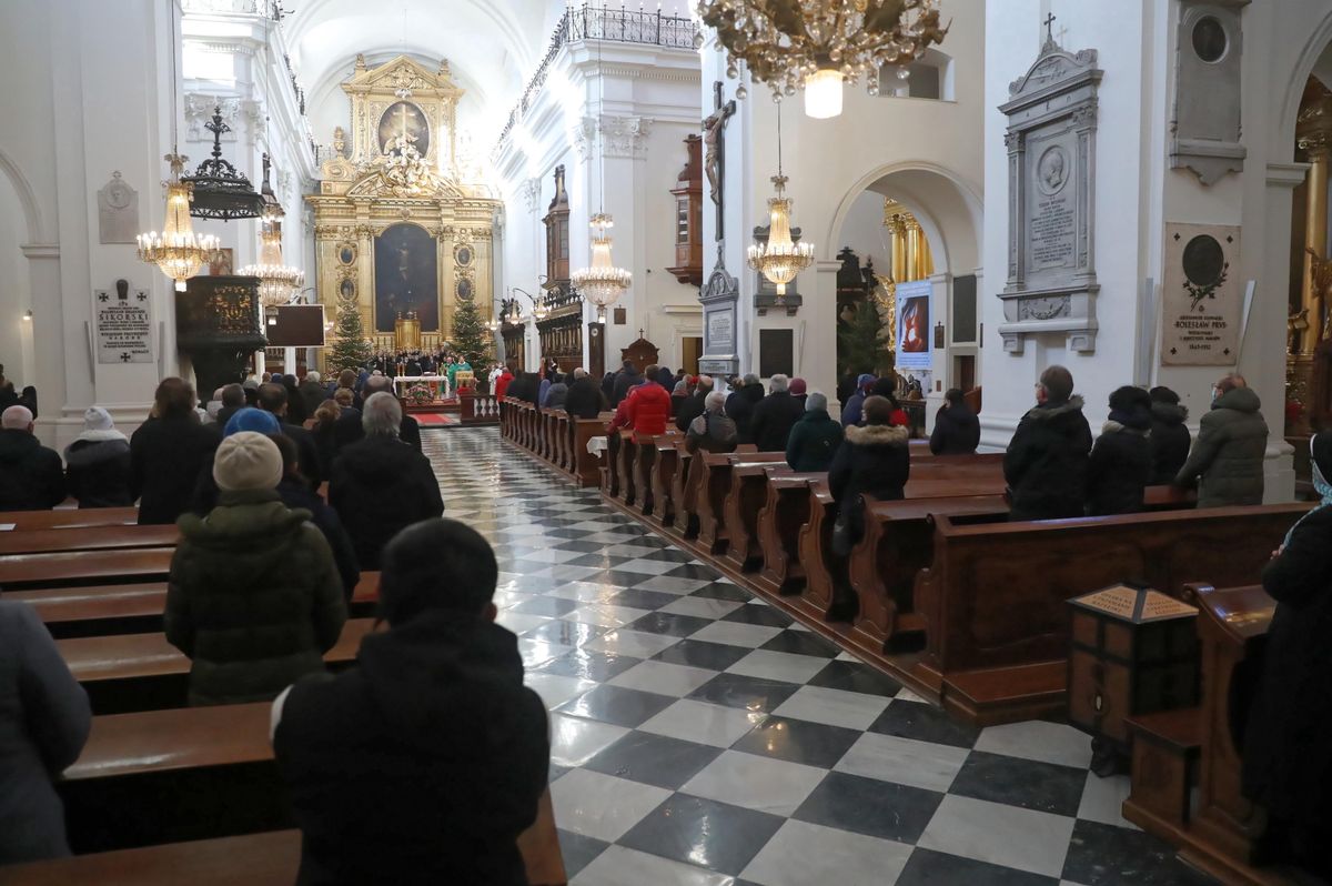 Rośnie liczba apostazji w Polsce. Kościół zbiera dane