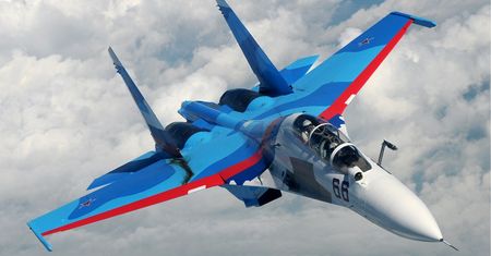 Rosja. Katastrofa Su-30 w pobliżu granicy z Białorusią. Załoga się katapultowała