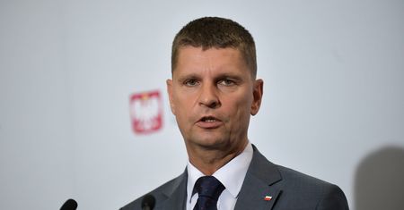 Powrót do szkoły. Dariusz Piontkowski o decyzji ws. maseczek