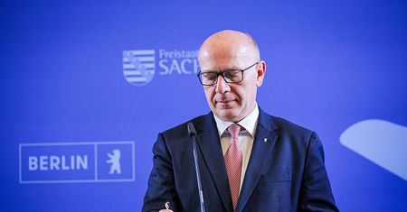 Burmistrz Berlina kłamał. Po skandalu ogłosił decyzję