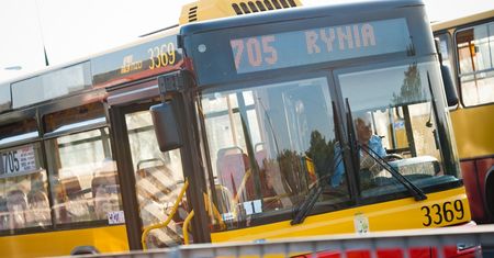 Mazowieckie. Wypadek autobusu miejskiego nad Zalewem Zegrzyńskim. Są ranni