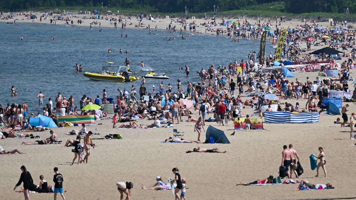 Nagie maluchy na plażach rażą wielu dorosłych