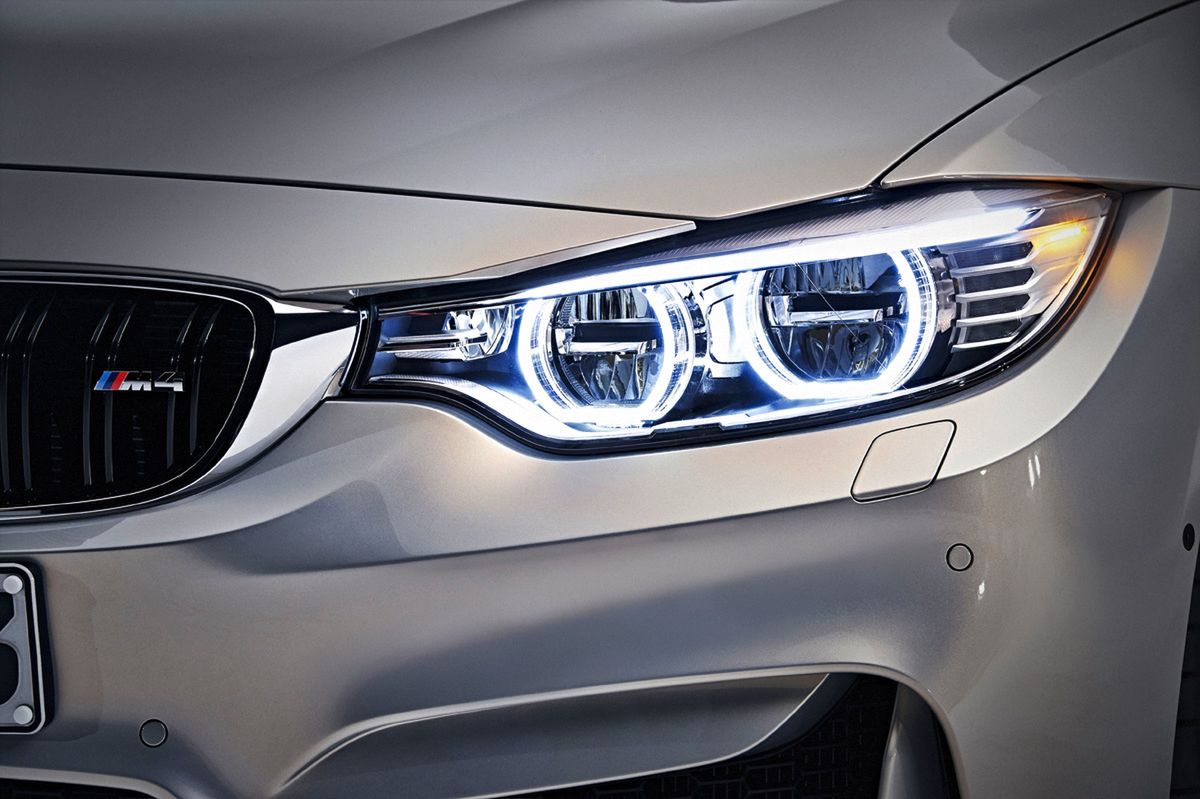 Ogromna galeria zdjęć z kabrioletem BMW M4 218