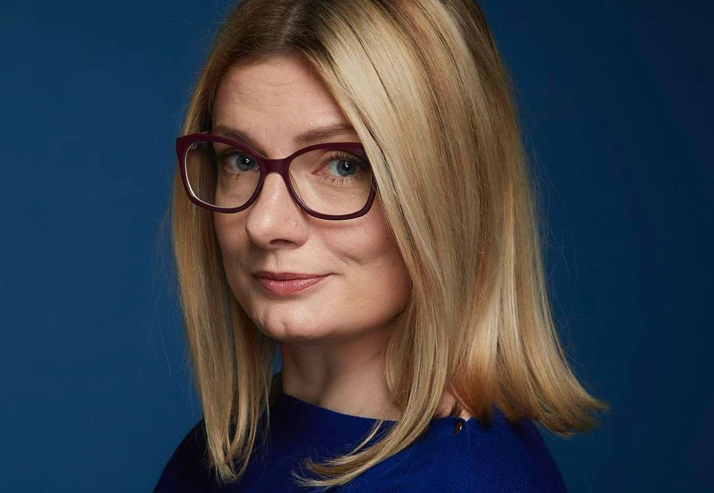 Aleksandra Krasowska: "W sytuacji skrajnej przemocy, może być tak, że osoba będzie próbowała chronić się przed tym, czego doświadcza. Będzie uciekała gdzieś w inny świat, na przykład oddzielając się od tej sytuacji, w której jest. By wytrzymać i przetrwać"