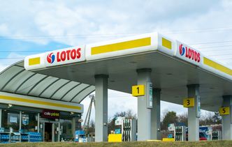 Węgrzy przejmują Lotos. KE zatwierdza plan