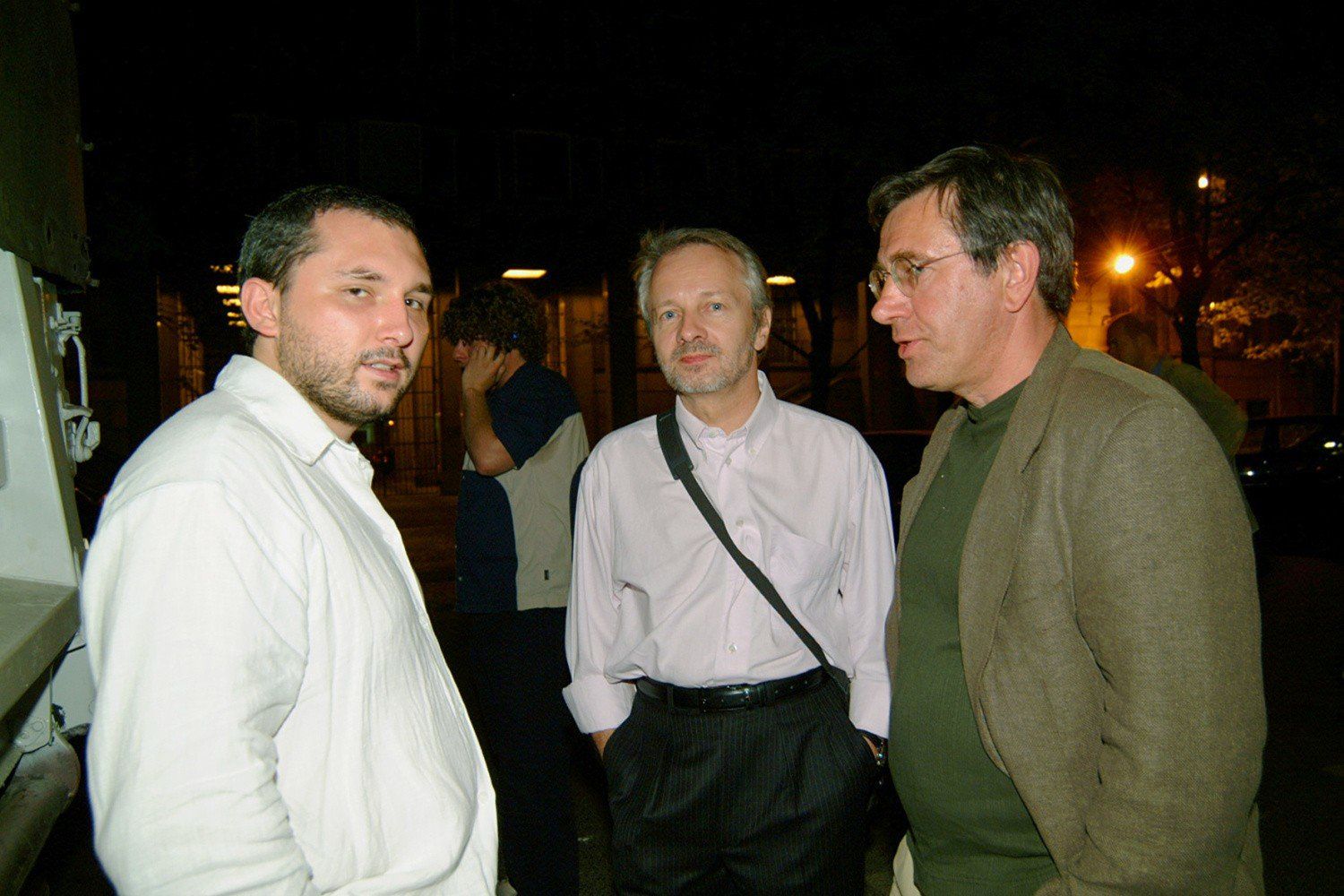 Patryk Wega, Krzysztof Stroiński i Jerzy Radziwiłowicz na premierze filmu &#34;Jak to się robi z dziewczynami&#34;. Rok 2002