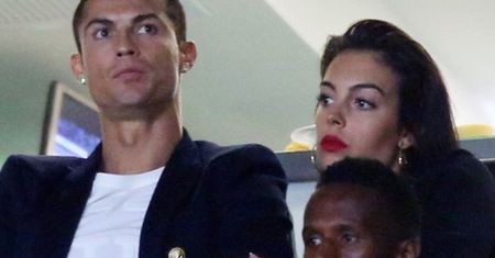 Ronaldo oświadczył się ciężarnej Georginie? "Wszystko wskazuje, że to pierścionek zaręczynowy" (FOTO)