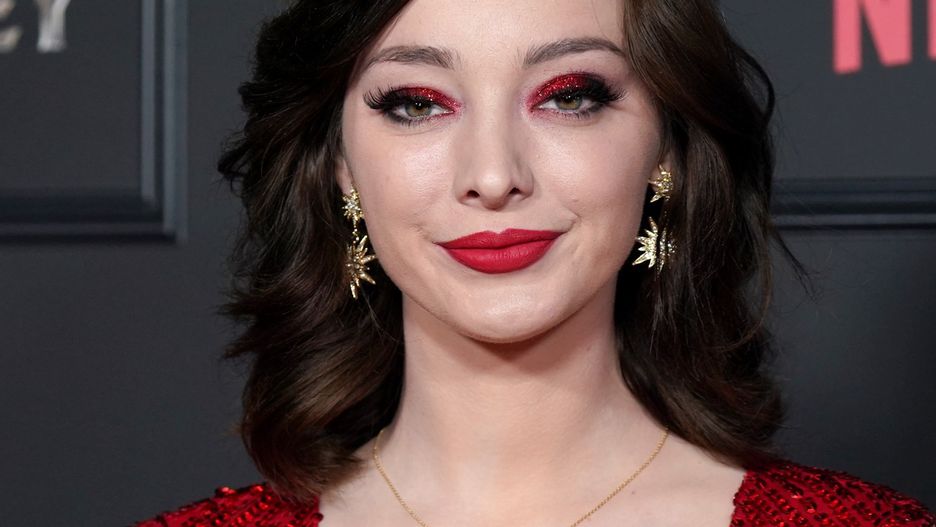 Emma Dumont występowali w "Oppenheimerze" czy też "Licorice Pizz