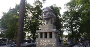 Pomnik Marka Perepeczki na cmentarzu św. Rocha w Częstochowie. Wyjątkowa rzeźba "Janosika" autorstwa wybitnego artysty Jerzego Kędziory