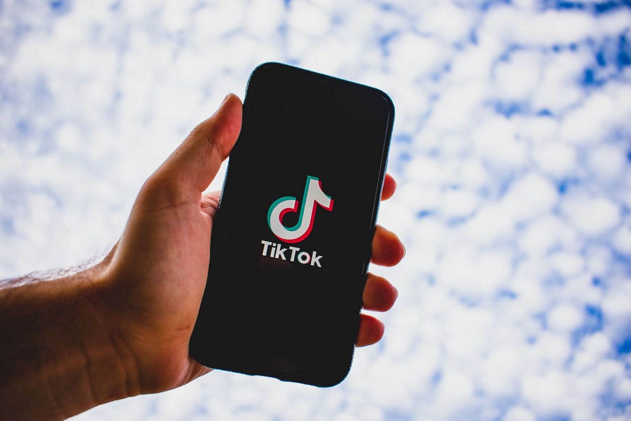 TikTok jest niebezpieczny? Eksperci ostrzegają