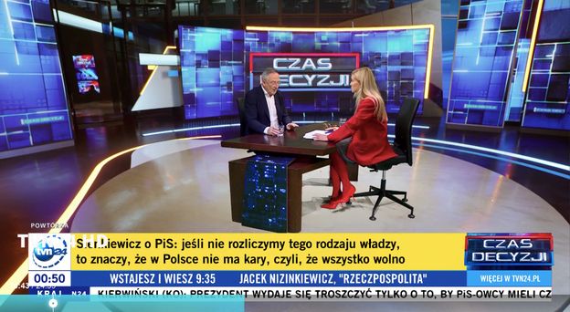 Cała na czerwono Monika Olejnik skradła show w "Kropce nad i" krzykliwą stylizacją. Trudno było skupić się na gościu programu (FOTO)