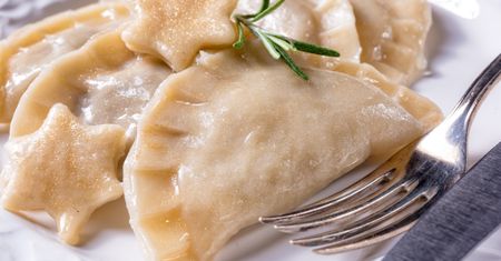 Rodzina z Podlasia robi te pierogi na Wigilię. Nadzienie rozpływa się w ustach