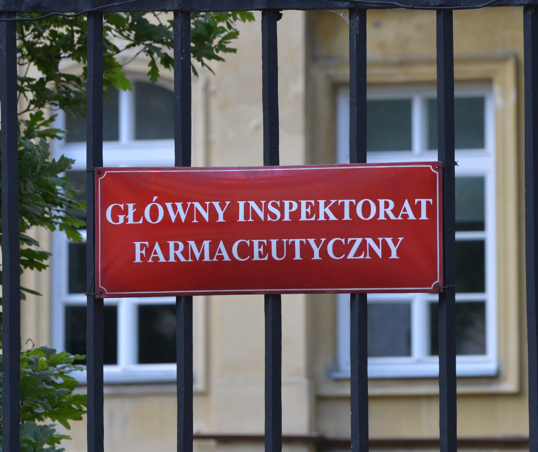 tabliczka przed siedziba Glownego Inspektoratu FarmaceutycznegoWarszawa, 21.07.2013. tabliczka przed siedziba Glownego Inspektoratu Farmaceutycznego,Image: 529928144, License: Rights-managed, Restrictions: , Model Release: no, Credit line: Wlodzimierz Wasyluk / ForumWlodzimierz Wasyluk / Forumglowny inspektorat farmaceutyczny, gif, siedziba, informacyjna, z, nazwa, instytucji, panstwowej, panstwowa, instytucja, tablica, tabliczka, category_code_ilu