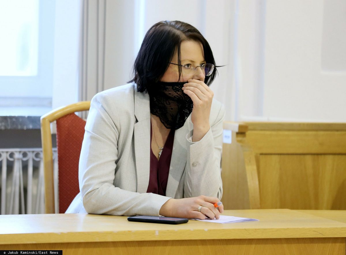 Kaja Godek podczas rozprawy. Uwagę internautów przykuła osobliwa maseczka działaczki pro-life