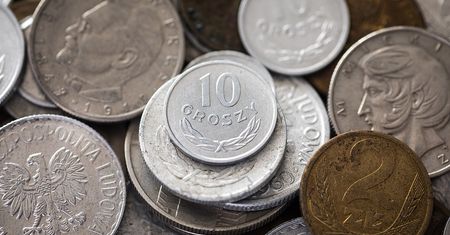 Znalazł skarb w nodze od stołu. Pieniądze pochowane są wszędzie