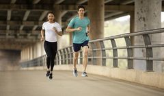 Asics zachęca do biegania w kampanii „Run to feel”