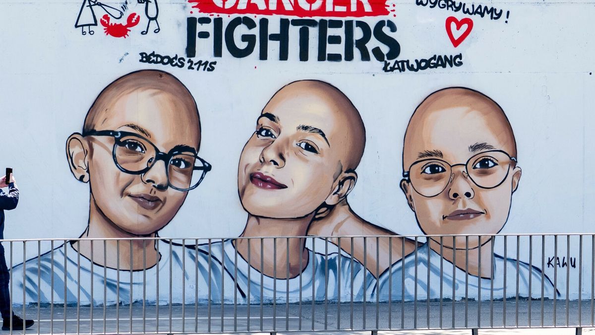 Mural Fundacji Cancer Fighters w PoznaniuFot. Lukasz Gdak/East News, Poznan, 26.04.2026.Poznanski  grafficiarz Kawu dolaczyl do akcji  fundacji Cancer Fighters. Z tej okazji na ulicy Hetmanskiej powstal specjalny mural.Lukasz Gdak