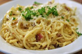 Makaron w sosie carbonara dla niejadka