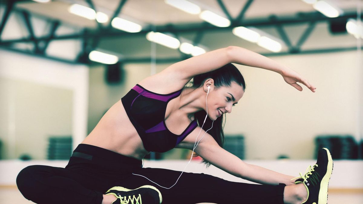 Ćwiczenia na brzuch i dobrze zbilansowana dieta ułatwia zrzucenie zbędnych kilogramów. 