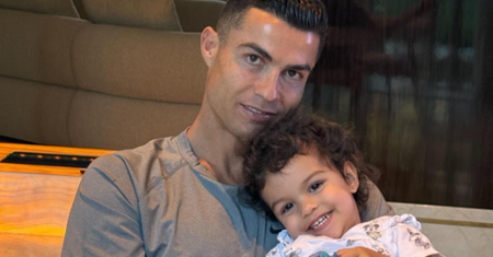 Ronaldo pokazał zdjęcie z najmłodszą córką. Za fotografią kryje się tragedia